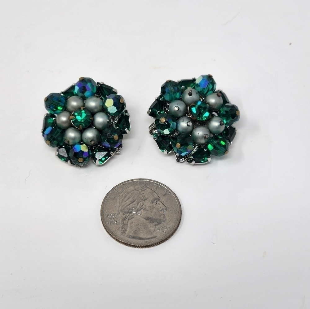VINTAGE EUGENE 50s GARDEN PARTY RINESTONE AND BEADED CLIP-ON EARRINGS - Picture 2 of 3